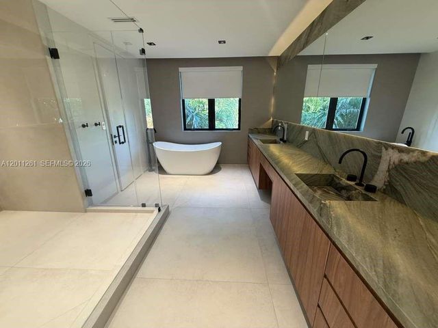 135 SW 29th Rd, Miami, FL 33129