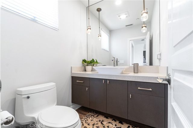 709 N. Lucia Ave B, Redondo Beach, CA 90277