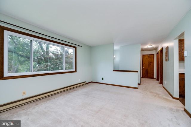 1029 CRESTVIEW AVE, Reading, PA 19607