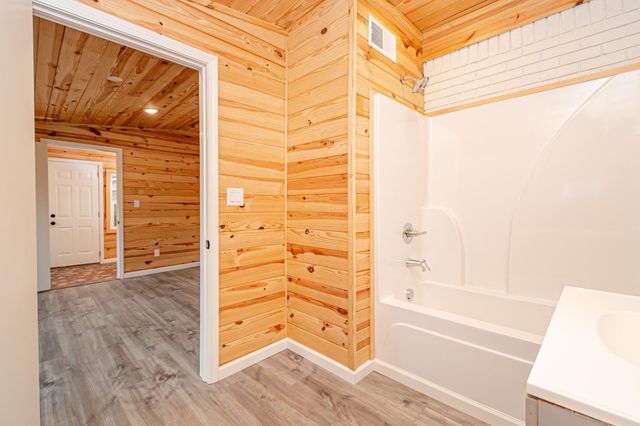 438 Midway Rte, Monticello, AR 71655