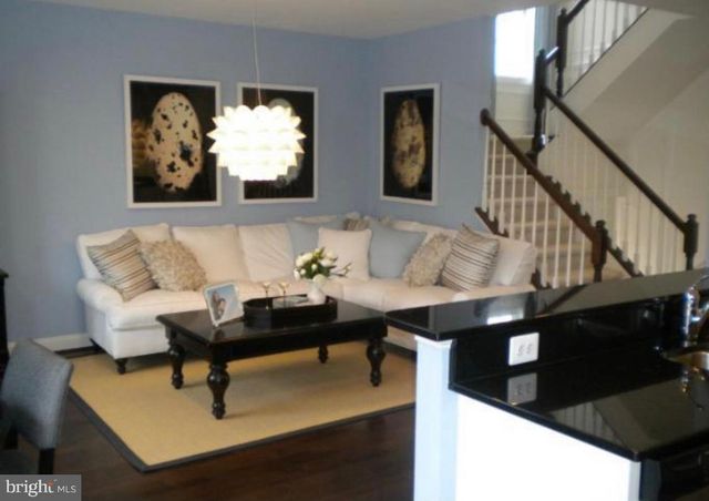 300 SE CALDWELL TER SE, Leesburg, VA 20175