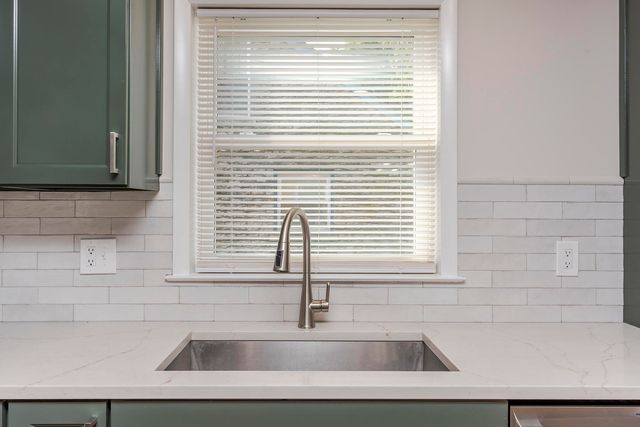 1022 Della Drive, Lexington, KY 40504