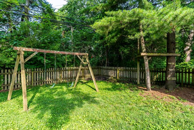 1022 Della Drive, Lexington, KY 40504