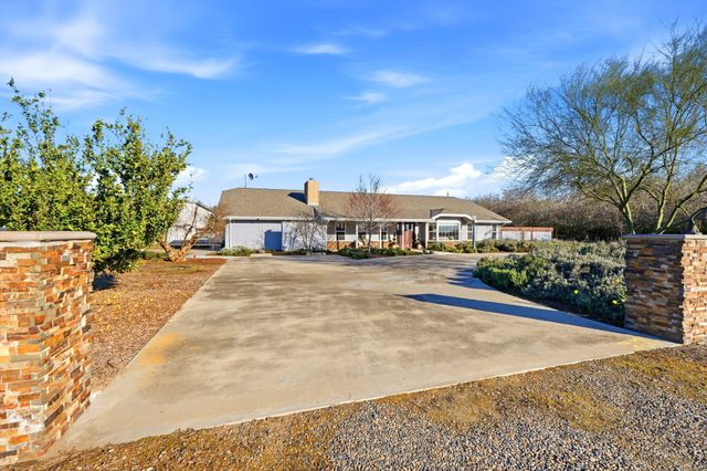 39532 Road 104, Dinuba, CA 93618