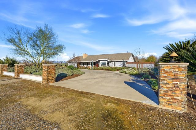 39532 Road 104, Dinuba, CA 93618