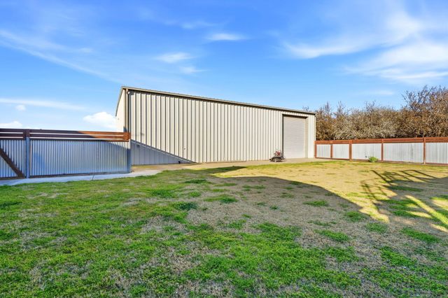 39532 Road 104, Dinuba, CA 93618