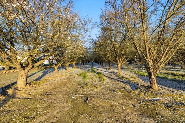 39532 Road 104, Dinuba, CA 93618