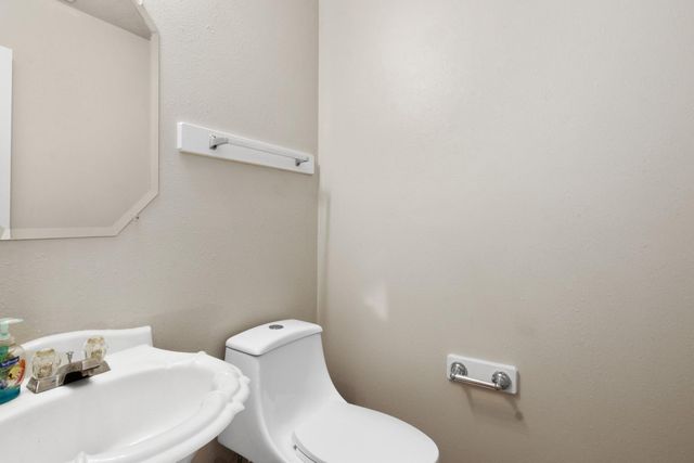 10901 N Spruce Drive N, La Porte, TX 77571