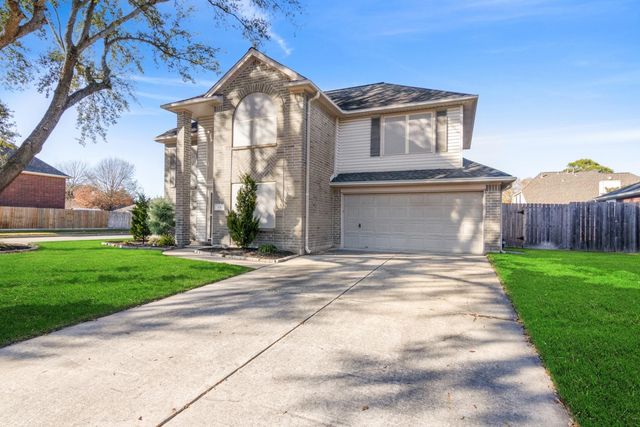 10901 N Spruce Drive N, La Porte, TX 77571