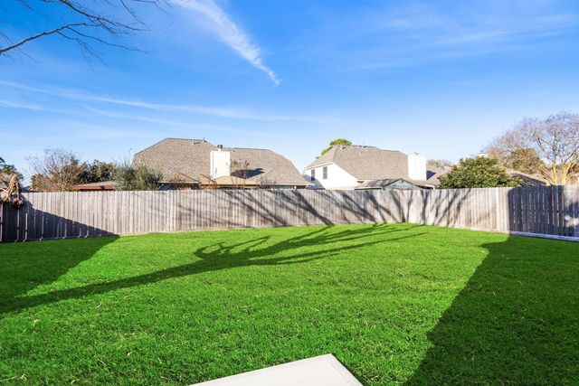 10901 N Spruce Drive N, La Porte, TX 77571
