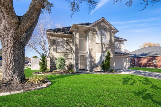 10901 N Spruce Drive N, La Porte, TX 77571