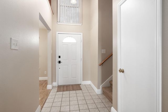 10901 N Spruce Drive N, La Porte, TX 77571