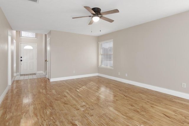 10901 N Spruce Drive N, La Porte, TX 77571