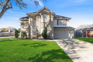 10901 N Spruce Drive N, La Porte, TX 77571