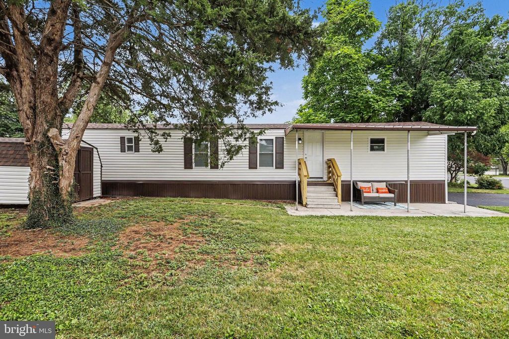 26 DAVIS AVE, Gettysburg, PA 17325