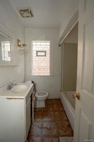 15373 Hartwell Street, Detroit, MI 48227