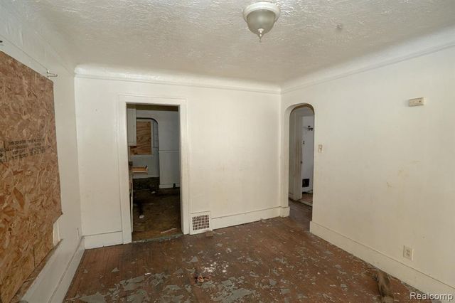 15373 Hartwell Street, Detroit, MI 48227