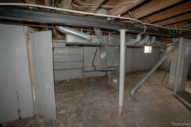 15373 Hartwell Street, Detroit, MI 48227