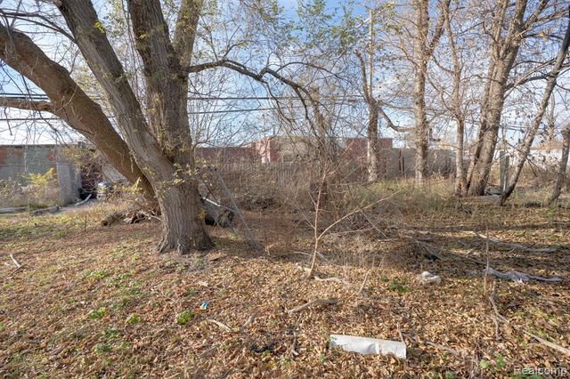 15373 Hartwell Street, Detroit, MI 48227