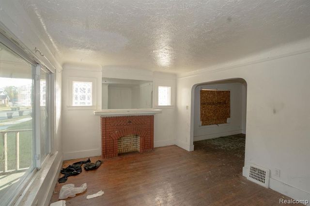 15373 Hartwell Street, Detroit, MI 48227