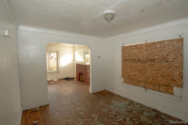 15373 Hartwell Street, Detroit, MI 48227