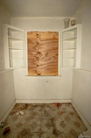 15373 Hartwell Street, Detroit, MI 48227