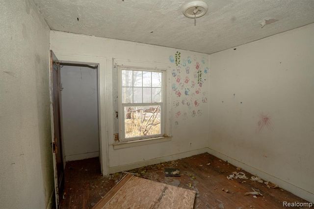 15373 Hartwell Street, Detroit, MI 48227