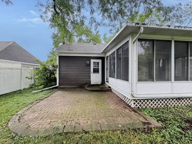 16 Somerset Road, Montgomery, IL 60538