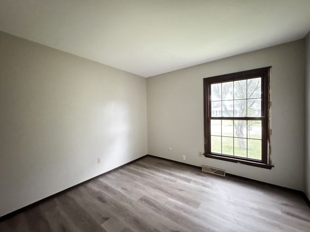 16 Somerset Road, Montgomery, IL 60538