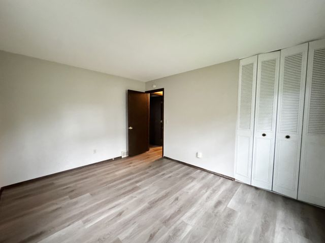 16 Somerset Road, Montgomery, IL 60538