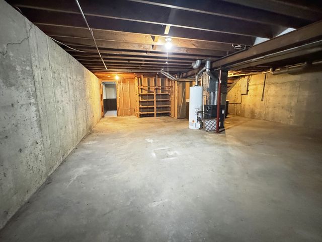 16 Somerset Road, Montgomery, IL 60538