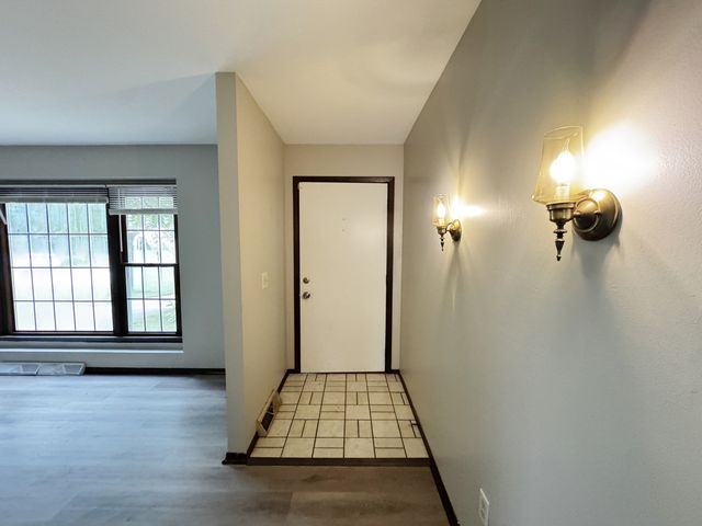 16 Somerset Road, Montgomery, IL 60538