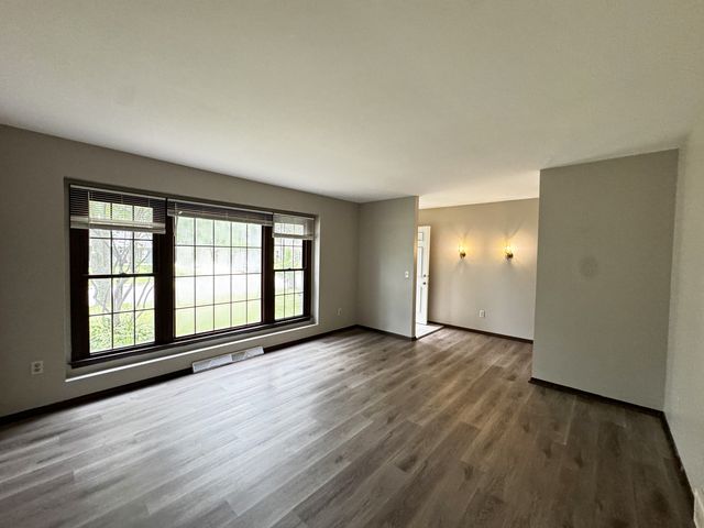 16 Somerset Road, Montgomery, IL 60538