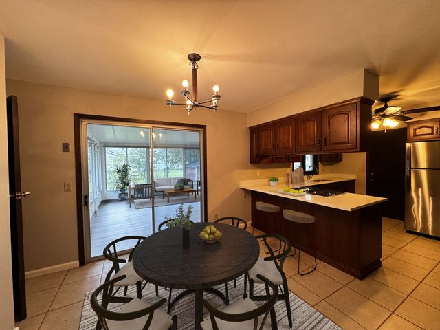 16 Somerset Road, Montgomery, IL 60538