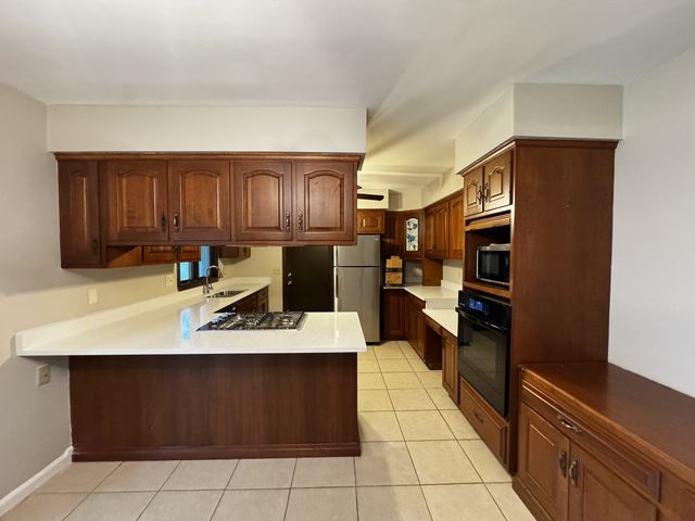 16 Somerset Road, Montgomery, IL 60538