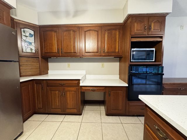 16 Somerset Road, Montgomery, IL 60538