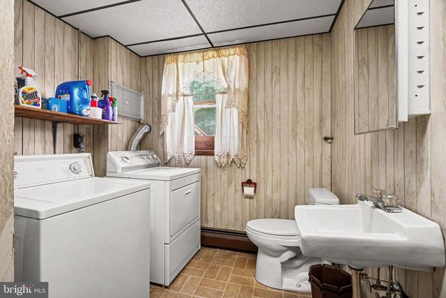 42 VEGAS DR, Hanover, PA 17331