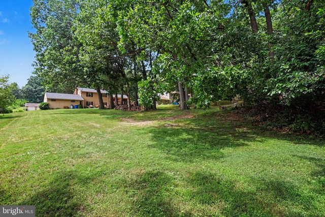 42 VEGAS DR, Hanover, PA 17331