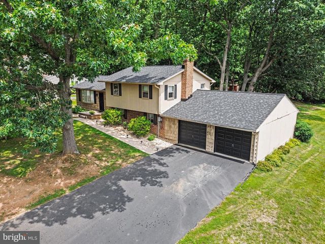 42 VEGAS DR, Hanover, PA 17331
