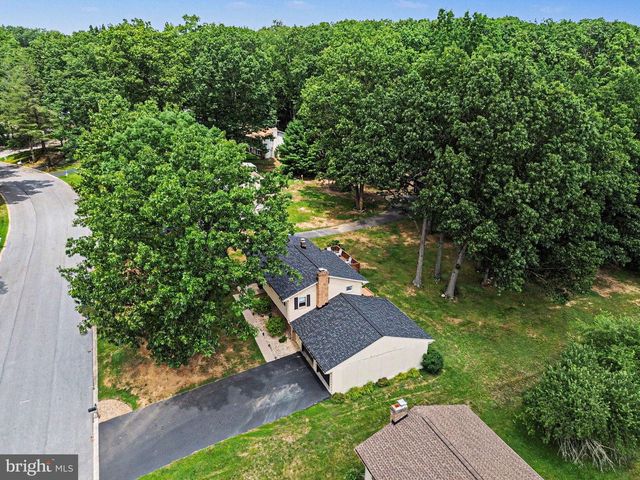 42 VEGAS DR, Hanover, PA 17331