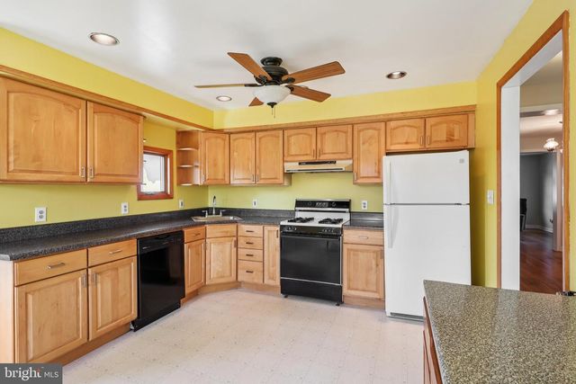 15 ROSE LN, Burlington, NJ 08016