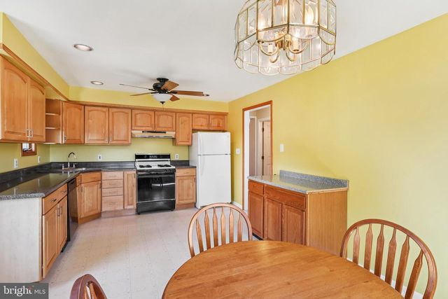 15 ROSE LN, Burlington, NJ 08016