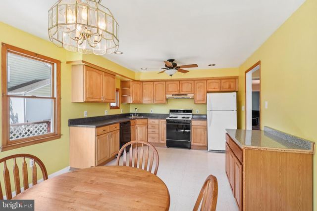 15 ROSE LN, Burlington, NJ 08016
