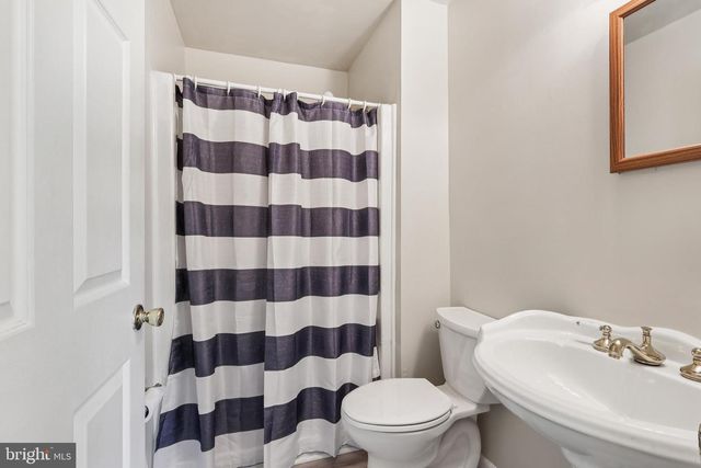 15 ROSE LN, Burlington, NJ 08016