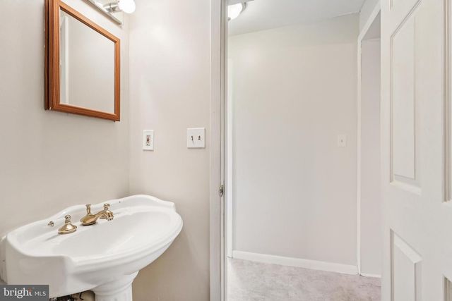 15 ROSE LN, Burlington, NJ 08016
