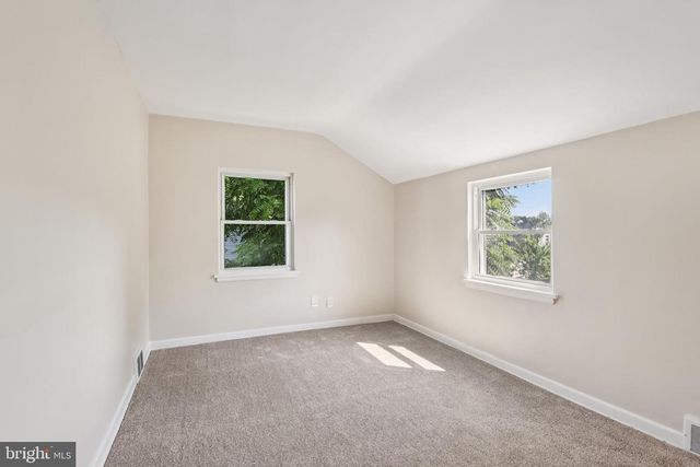 15 ROSE LN, Burlington, NJ 08016