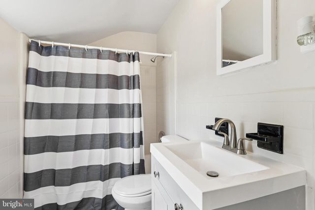 15 ROSE LN, Burlington, NJ 08016