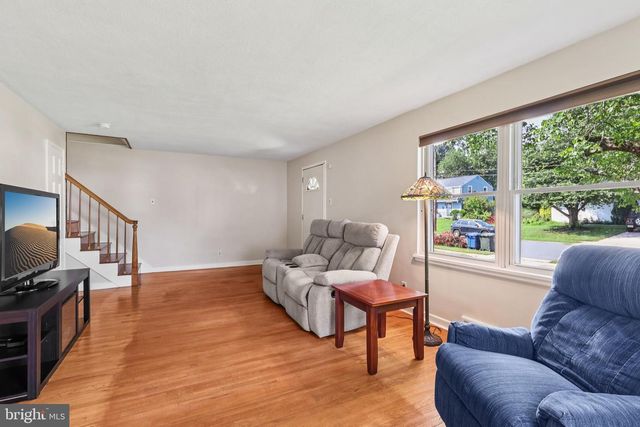 15 ROSE LN, Burlington, NJ 08016