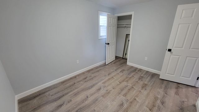 5 Lenox St 4, Lowell, MA 01852