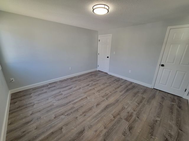 5 Lenox St 4, Lowell, MA 01852